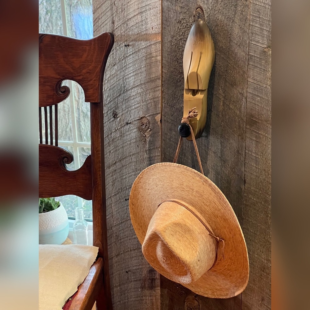 Replica shoe stay coat hook